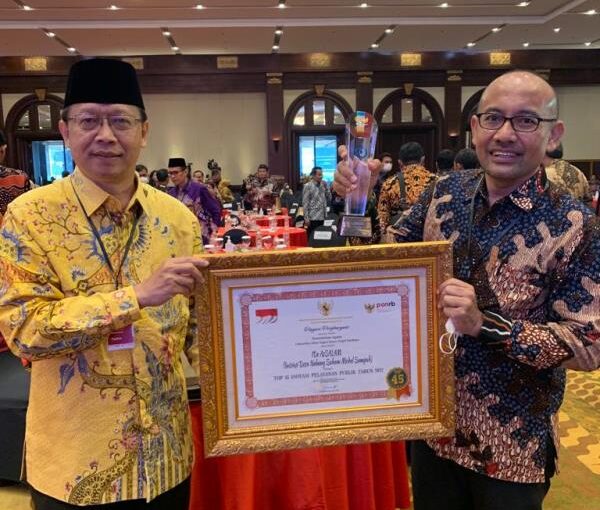 UIN Sunan Ampel Terima Anugerah Top 45 Pelayanan Publik Terbaik 2022