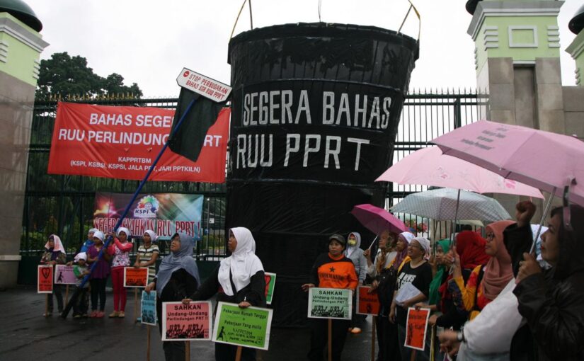 RUU PPRT Sebagai Landasan Penguatan Hak Konstitusional Perempuan Bekerja